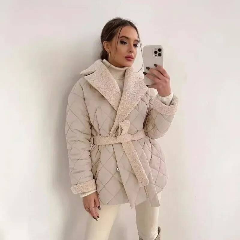 Street Fashion England - Elegancka pikowana kurtka damska z podszewką