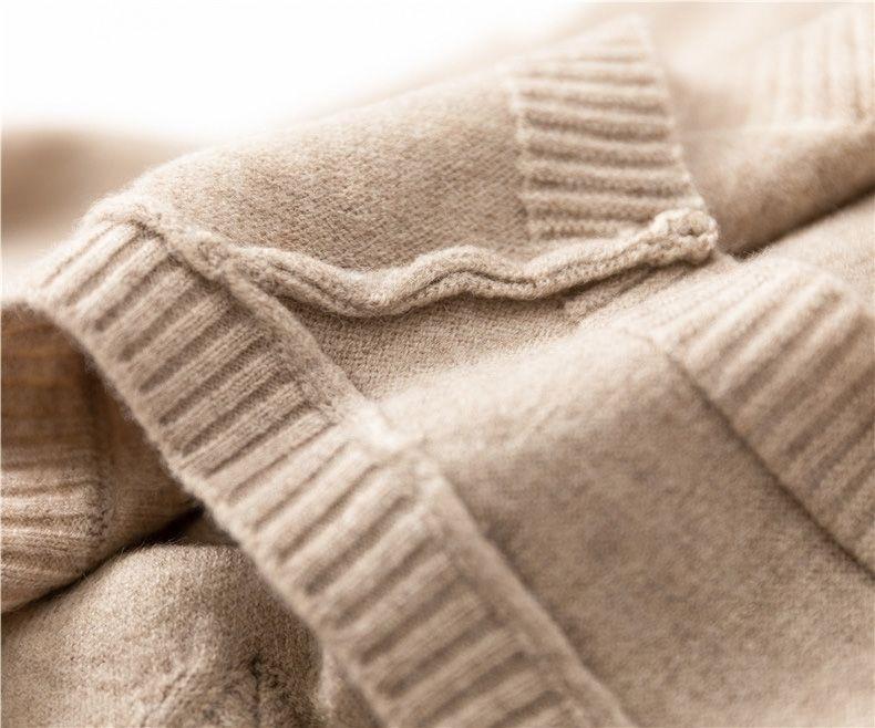 Street Fashion Fall 2025 - Damska kamizelka swetrowa na jesień i