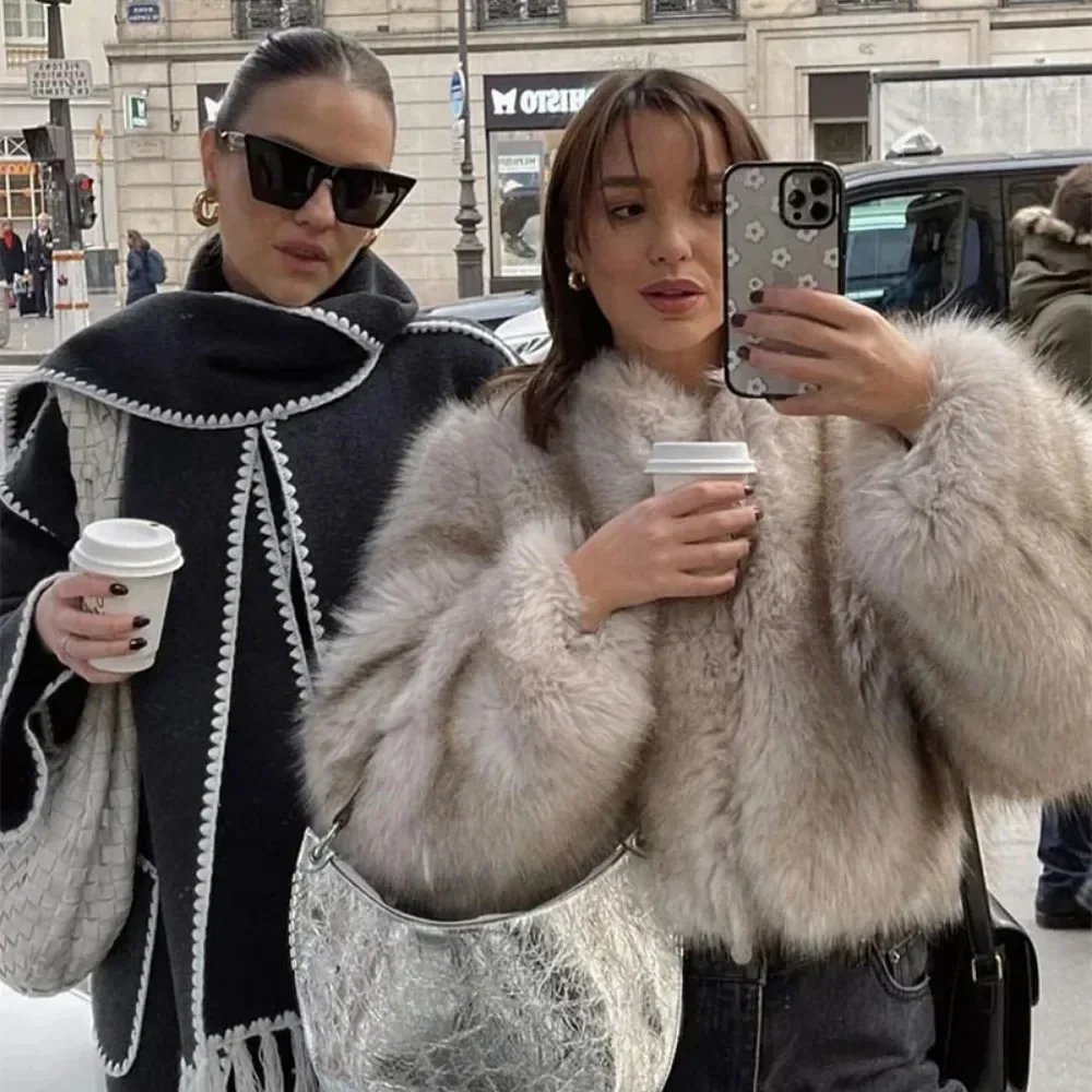 Damska kurtka ze sztucznego fu – Street Fashion Week recenzja i cena